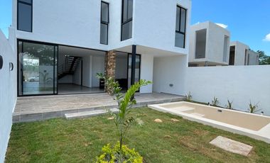 Casa en venta en Merida,Yucatan CON AMPLIO PATIO Y ALBERCA