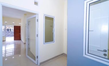 Rumah 7 menit ke Gerbang Tol Serpong 2 SHM Hadap Timur J-37058