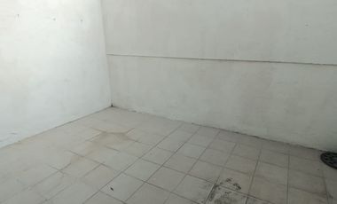 Casa en Fracc. Lagos de Puente Moreno con recámaras climatizadas. Incluye servicio de agua