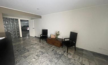 ¡Gran Oportunidad! Venta De Departamento En Chacarilla