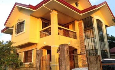 furnished House with Pool for rent in Tagaytay City nice Location