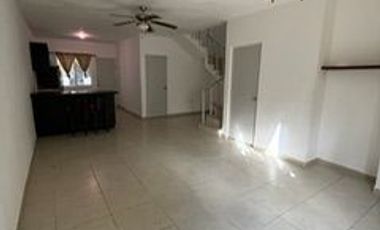 CASA  EN VENTA EN PUERTO MORELOS, A UNOS MINUTOS DEL MAR, exclusivo residencial  $2,790.000