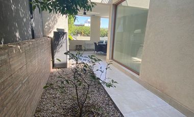 Impecable Casa Mediterránea en Condominio cerca de Colegio Alemán