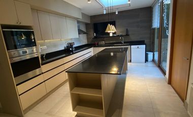 Impecable Casa Mediterránea en Condominio cerca de Colegio Alemán