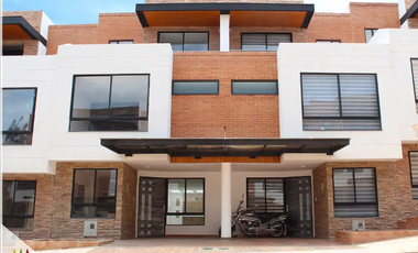 HERMOSA CASA EN TUNJA EN VENTA, PARA ESTRENAR! EN CONJUNTO CERRADO!! !NEGOCIABLE!