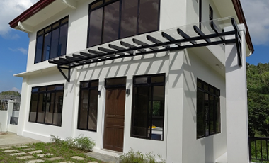 3 STOREY HOUSE AND LOT FACING GOLF COURSE IN KINGSVILLE ROYALE ANTIPOLO