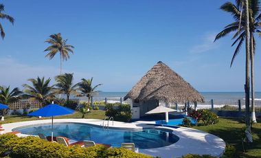 CASA EN VENTA FRENTE A LA PLAYA TECOLUTLA VERACRUZ