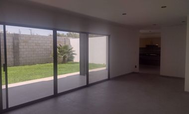 CASA EN VENTA NUEVA, EN LA FLORIDA, SAN LUIS POTOSI, JARDIN, SEGURIDAD, TRANQUILIDAD.