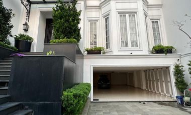 Rumah baru mewah Full furnish di area elit Menteng Jakarta pusat