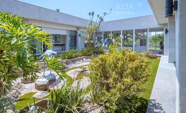 Puerta de Hierro: Residencia Moderna Excepcional - 5 Recamaras - English Spoken