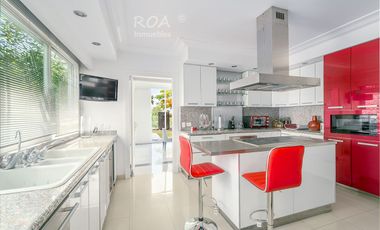 Puerta de Hierro: Residencia Moderna Excepcional - 5 Recamaras - English Spoken