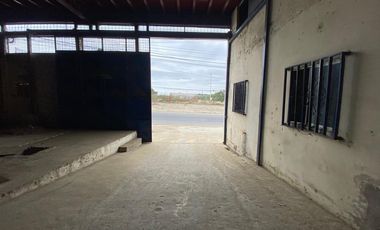 bodega industrial de venta vía Manta Montecristi