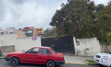 Oportunidad Terreno en venta 1.218,52m2 en la calle Veintimilla, centro de Azogues
