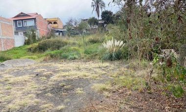Oportunidad Terreno en venta 1.218,52m2 en la calle Veintimilla, centro de Azogues