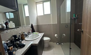 HERMOSA CASA DE VENTA POR HILACRIL PLAZA TUMBACO!