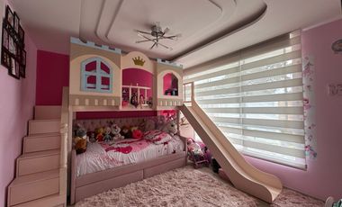 HERMOSA CASA DE VENTA POR HILACRIL PLAZA TUMBACO!