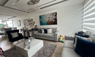 HERMOSA CASA DE VENTA POR HILACRIL PLAZA TUMBACO!