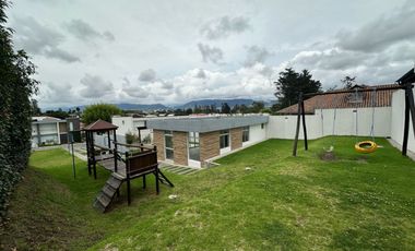 HERMOSA CASA DE VENTA POR HILACRIL PLAZA TUMBACO!