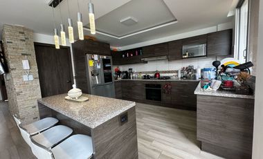 HERMOSA CASA DE VENTA POR HILACRIL PLAZA TUMBACO!