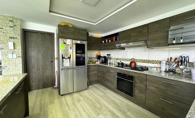 HERMOSA CASA DE VENTA POR HILACRIL PLAZA TUMBACO!