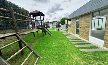 HERMOSA CASA DE VENTA POR HILACRIL PLAZA TUMBACO!