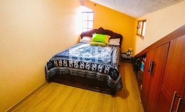 Casa en Venta - Ricaurte en avenida principal