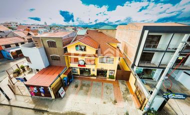 Casa en Venta - Ricaurte en avenida principal