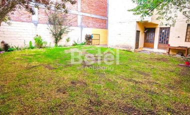 Casa en Venta - Ricaurte en avenida principal