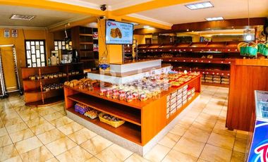 Casa en Venta - Ricaurte en avenida principal