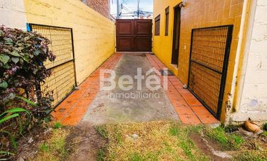 Casa en Venta - Ricaurte en avenida principal