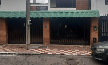 ¡OPORTUNIDAD UNICA!SE VENDE EXCELENTE CASA CERCA ESCUELA MILITAR JOSE MARIA CORDOBA