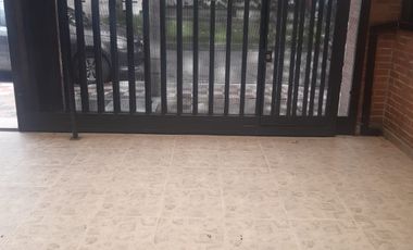 ¡OPORTUNIDAD UNICA!SE VENDE EXCELENTE CASA CERCA ESCUELA MILITAR JOSE MARIA CORDOBA