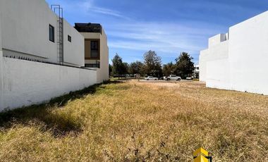 TERRENO EN VENTA  DENTRO DE COTO EN VALLE IMPERIAL, ZAPOPAN JALISCO.