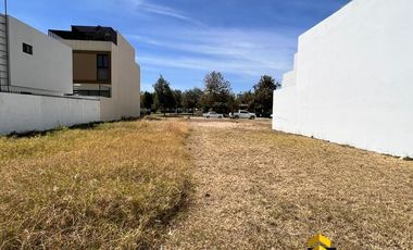 TERRENO EN VENTA  DENTRO DE COTO EN VALLE IMPERIAL, ZAPOPAN JALISCO.