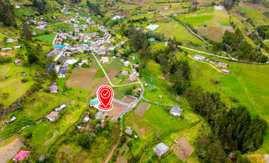 Casa con terreno de venta en Paute, Sector Parroquia Dug Dug