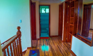 Casa con terreno de venta en Paute, Sector Parroquia Dug Dug