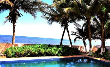 SOBRE LA PLAYA Casa y terreno en Puerto Morelos