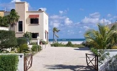 SOBRE LA PLAYA Casa y terreno en Puerto Morelos