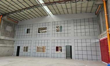 Warehouse/Commercial Buidling in North Caloocan City