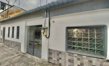 Vendo Casa Norte de Guayaquil, Cdla Feraud Blum