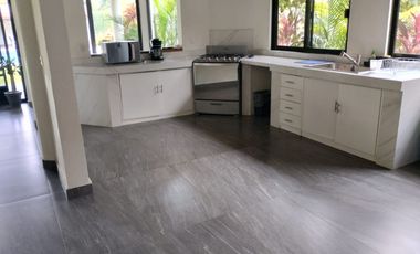 Amplia y moderna casa en venta en Lomas de Cuernavaca, Temixco