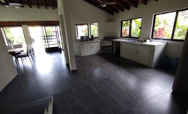 Amplia y moderna casa en venta en Lomas de Cuernavaca, Temixco