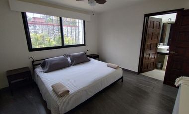 Amplia y moderna casa en venta en Lomas de Cuernavaca, Temixco