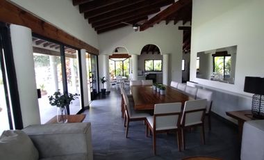 Amplia y moderna casa en venta en Lomas de Cuernavaca, Temixco