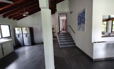 Amplia y moderna casa en venta en Lomas de Cuernavaca, Temixco