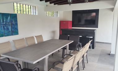 Amplia y moderna casa en venta en Lomas de Cuernavaca, Temixco