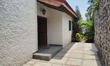 Amplia y moderna casa en venta en Lomas de Cuernavaca, Temixco