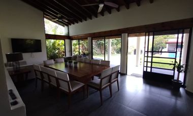 Amplia y moderna casa en venta en Lomas de Cuernavaca, Temixco