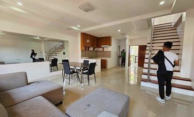 3 Storey House and Lot with 4 Bedrooms for Sale in Camp 7, Baguio City