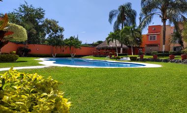 CASA EN VENTA VILLAS DEL SEMINARIO ALBERCA CLIMATIZADA TEZOYUCA